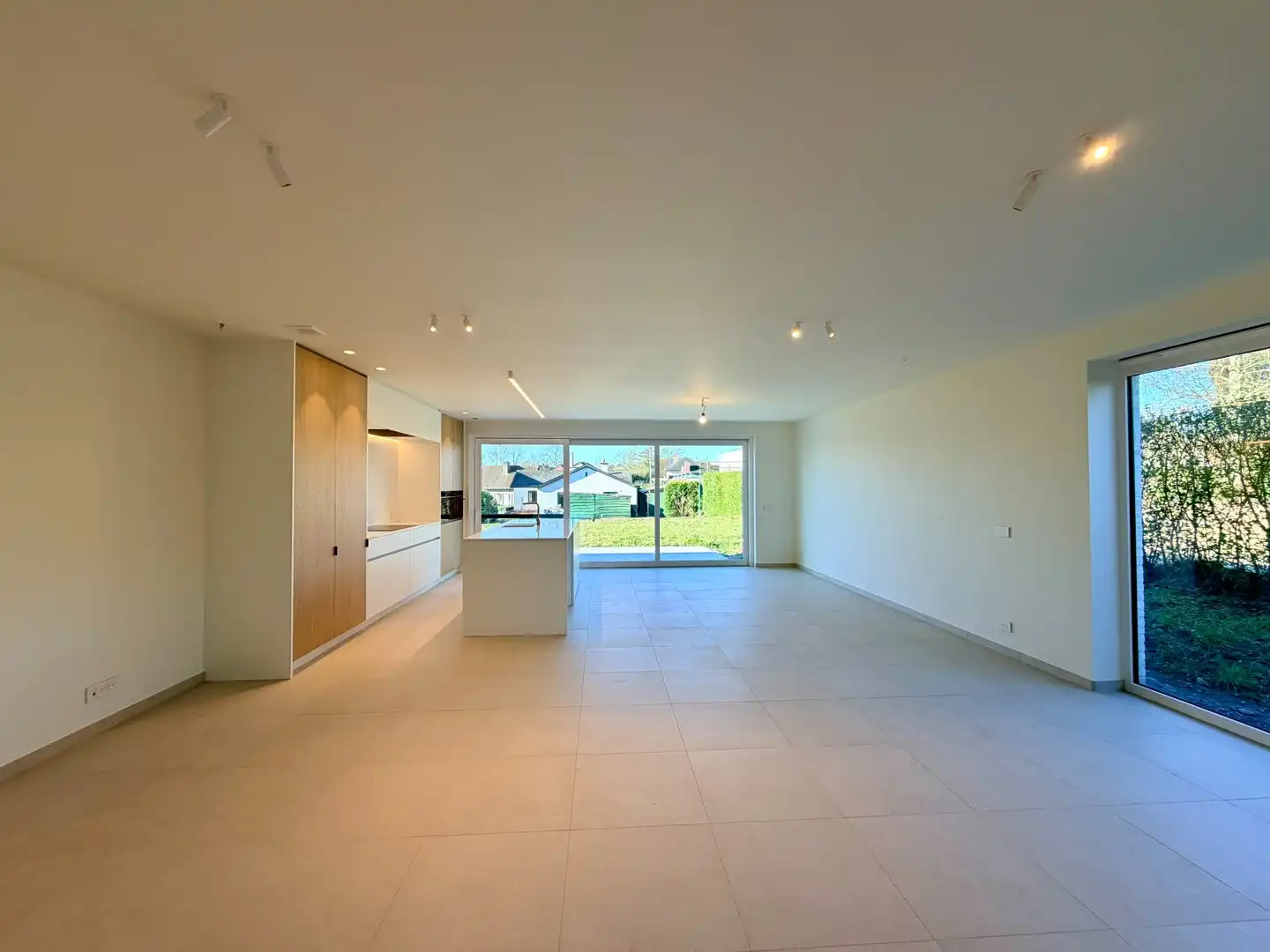 Recente nieuwbouwwoning in centrum Tielt! foto 4