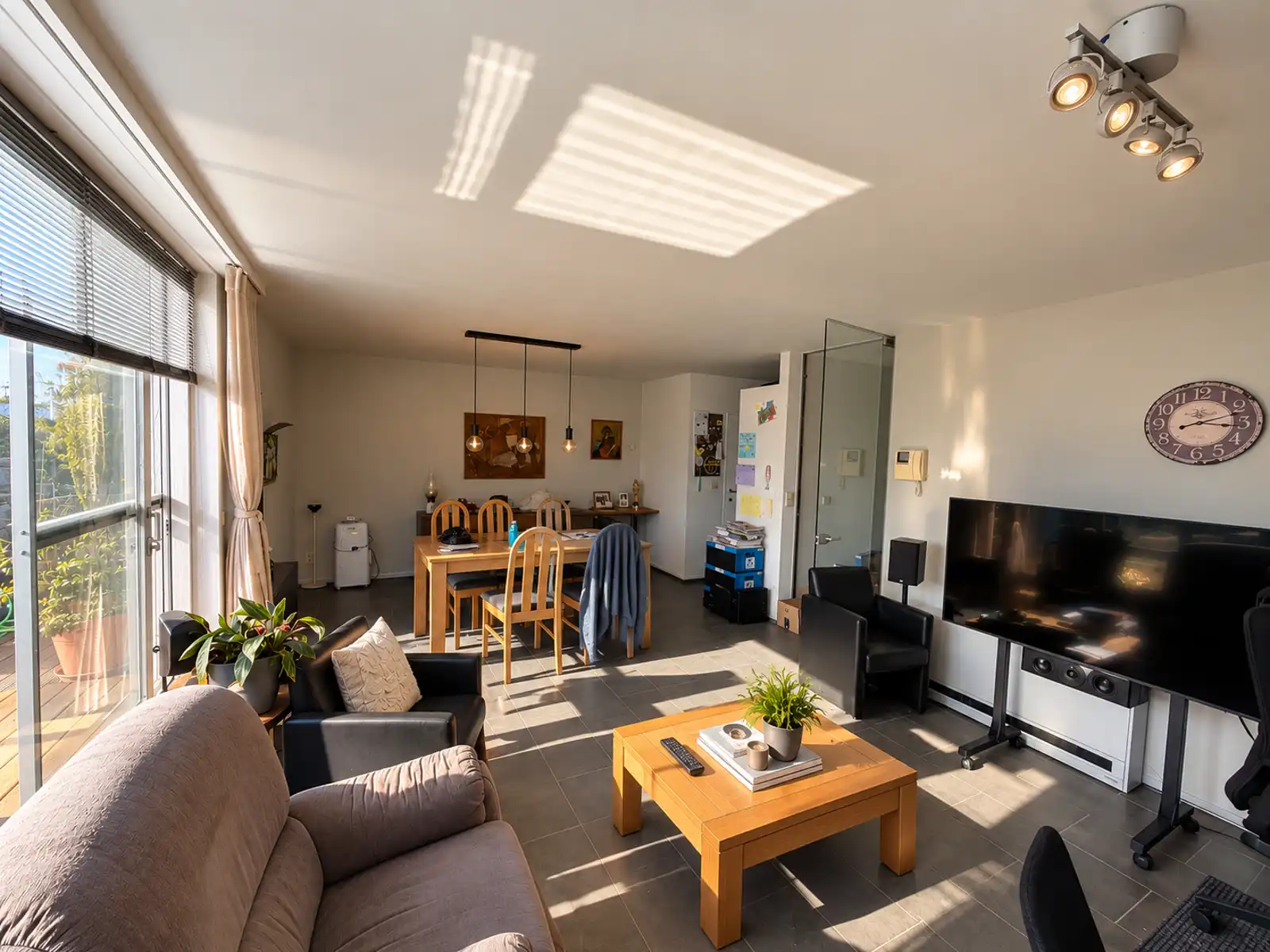 Lichtrijk appartement met 2 slps en ruim zonneterras foto 17