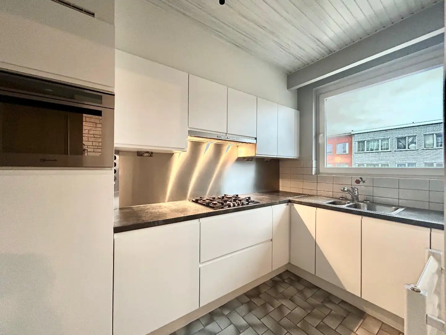 Instapklaar appartement met twee slaapkamers en terras foto 9