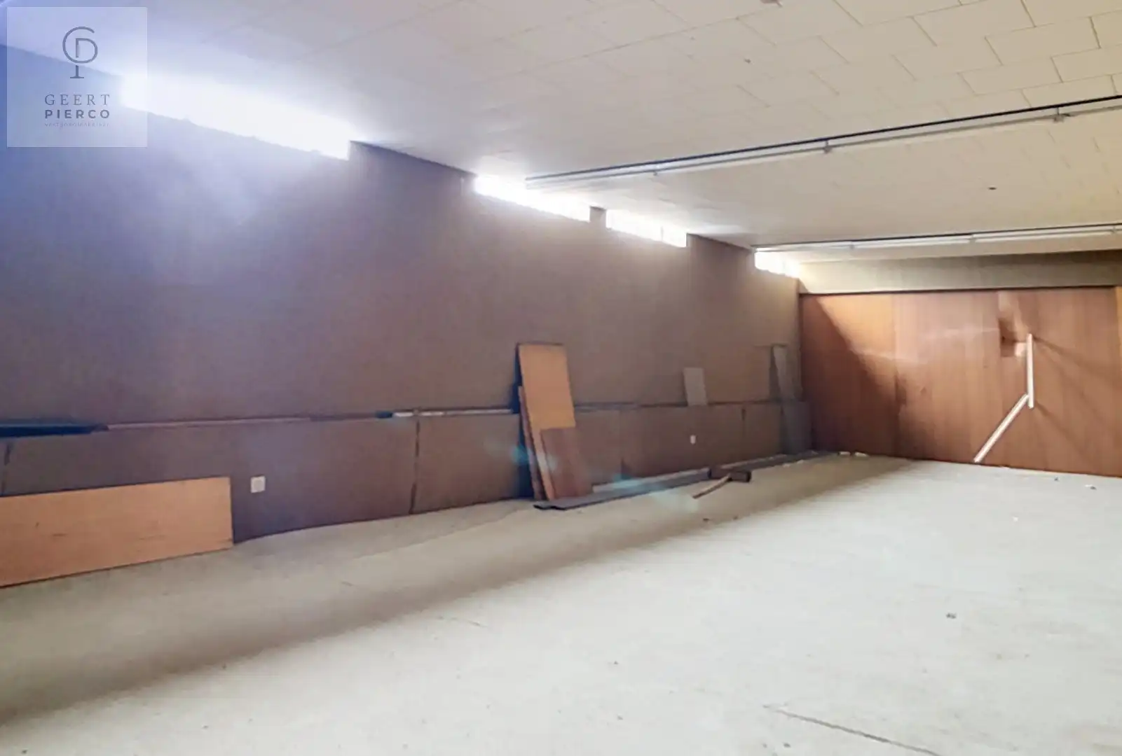 Opbrengsteigendom met commerciële huurder en uitzonderlijk ontwikkelingspotentieel foto 4