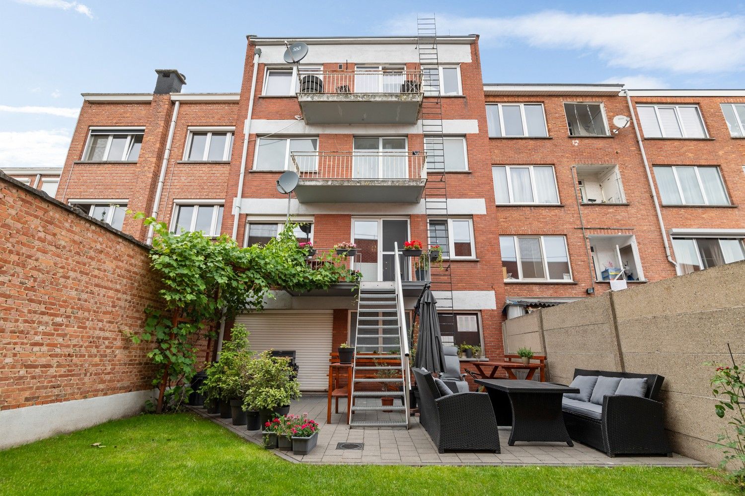 Instapklaar appartement met 3 slaapkamers, mooi terras, tuin en garagebox op toplocatie in Borgerhout! foto 15