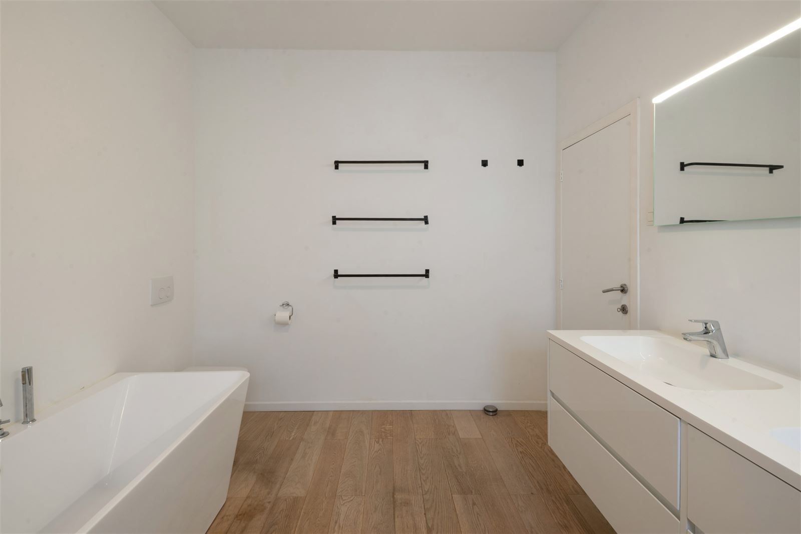 Charmante instapklare woning nabij het centrum van Zottegem! foto 17