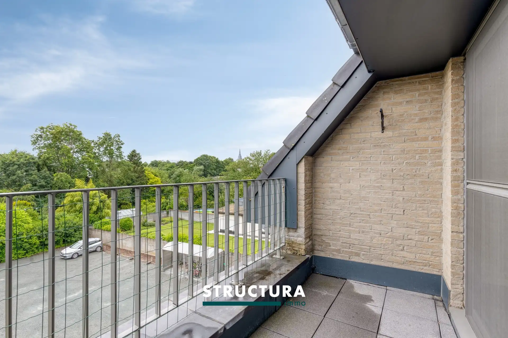 Lichtrijk duplexappartement met terras en 2 kamers foto 7