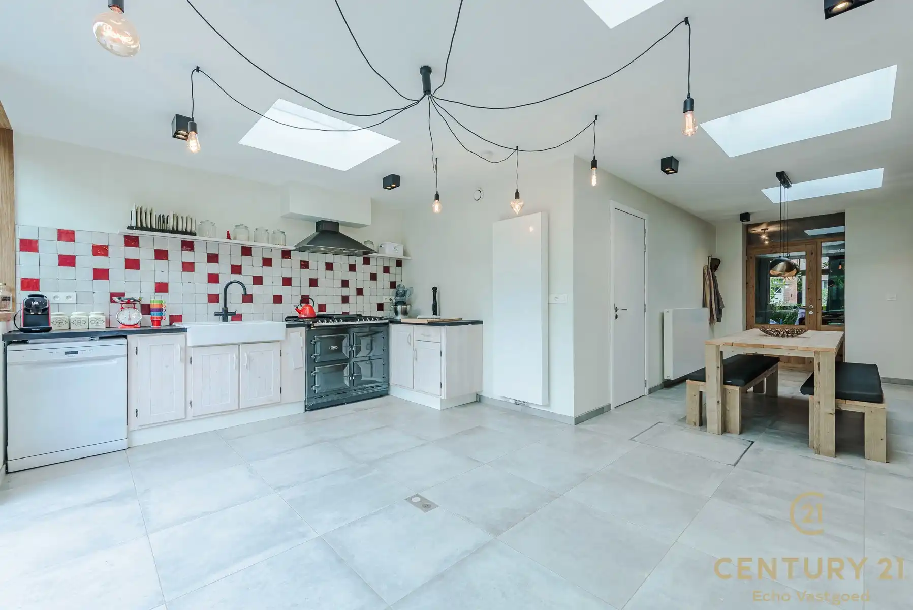 Karaktervolle woning op een idyllische, groene locatie foto 9