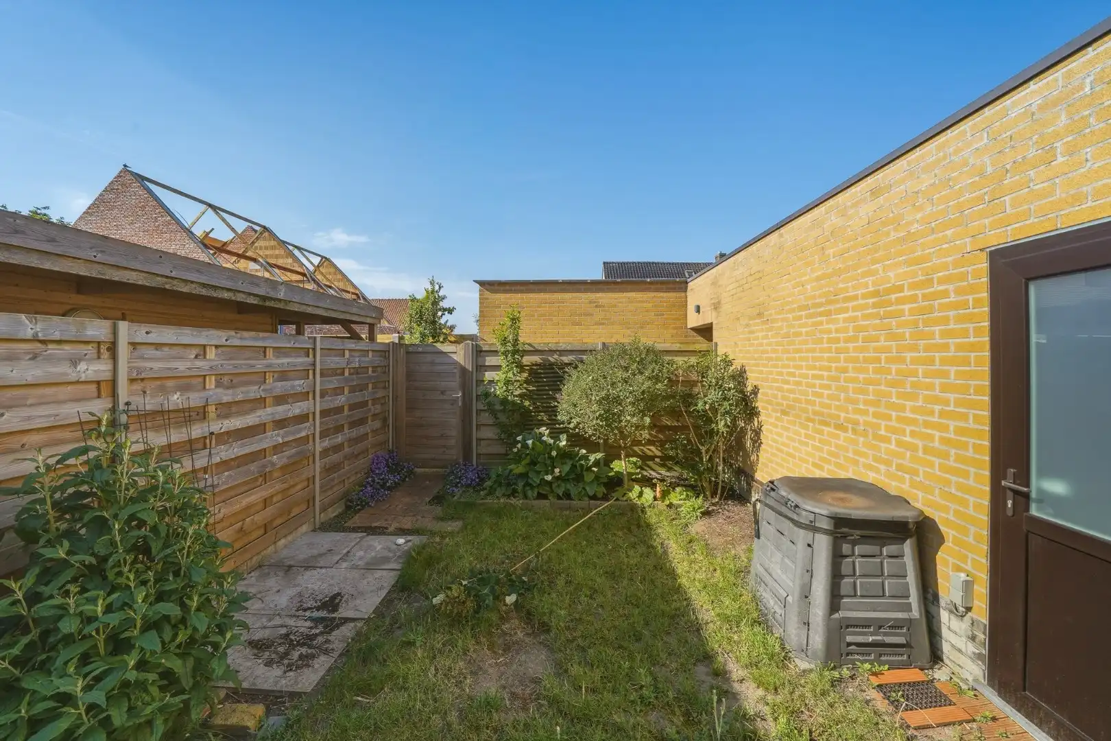 Instapklare energiezuinige woning met 4 slaapkamers, zonnige tuin en garage in Ettelgem foto 2