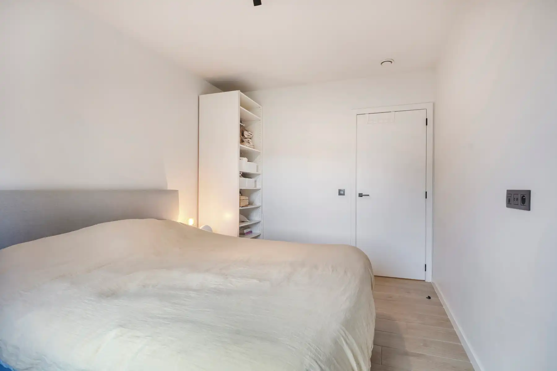 Lichtrijk BEN-appartement met 2 slaapkamers en zonnig terras foto 18
