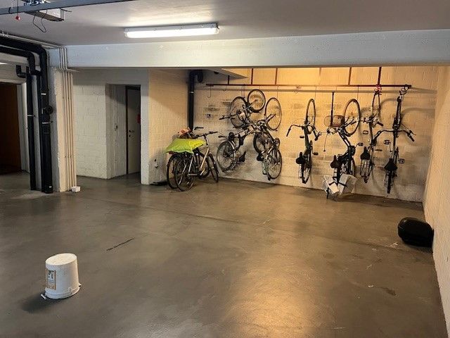 MAGAZIJN/RUIME GARAGE (+/- 70 m²) TE HUUR VLAKBIJ KOUTER GENT CENTRUM foto 6