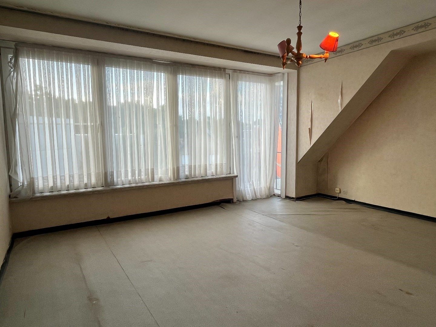 Te renoveren woning te koop in centrum Izegem! foto 5