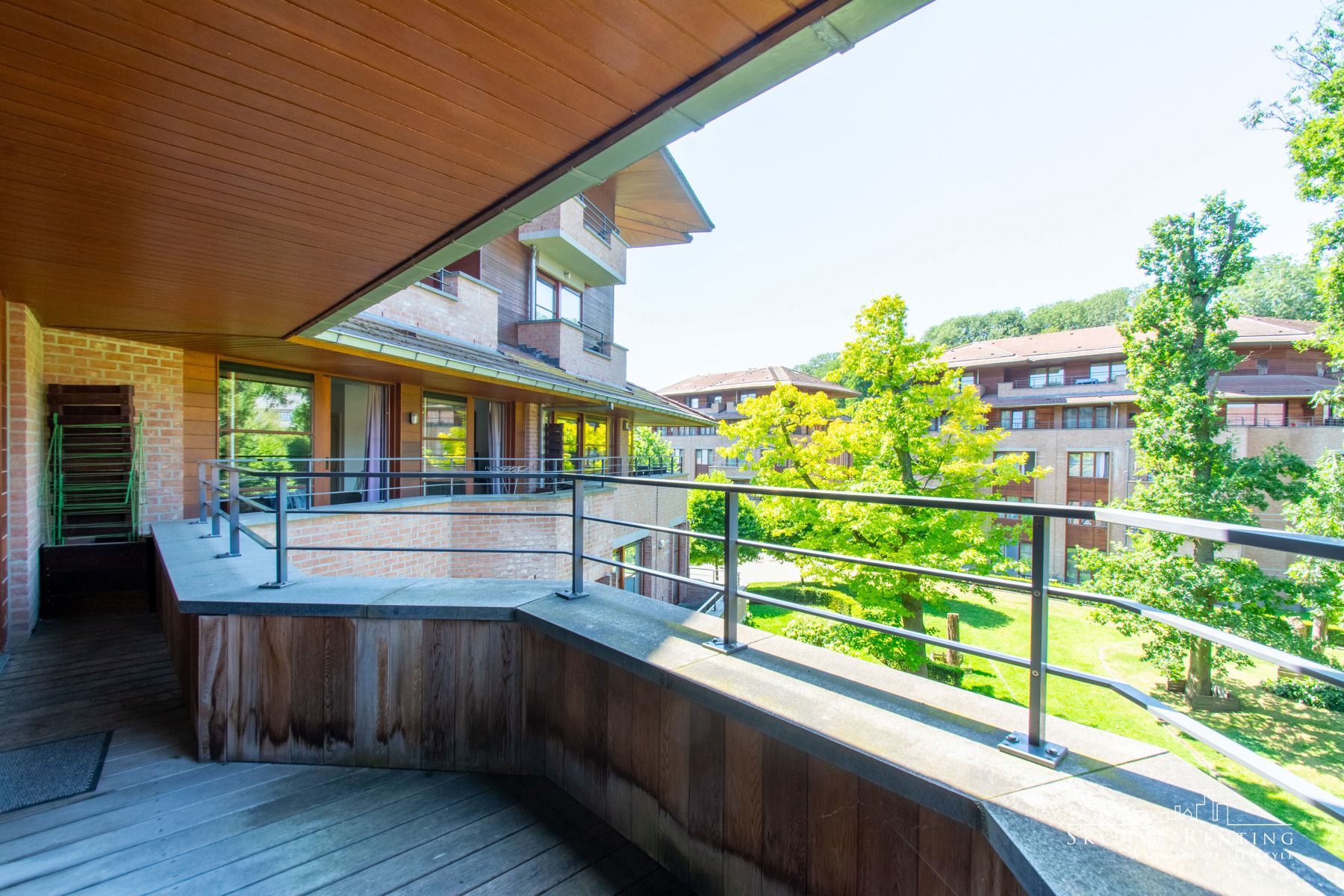 GEMEUBELDE studio met gedeelde TUIN (Val Duchesse) foto 4