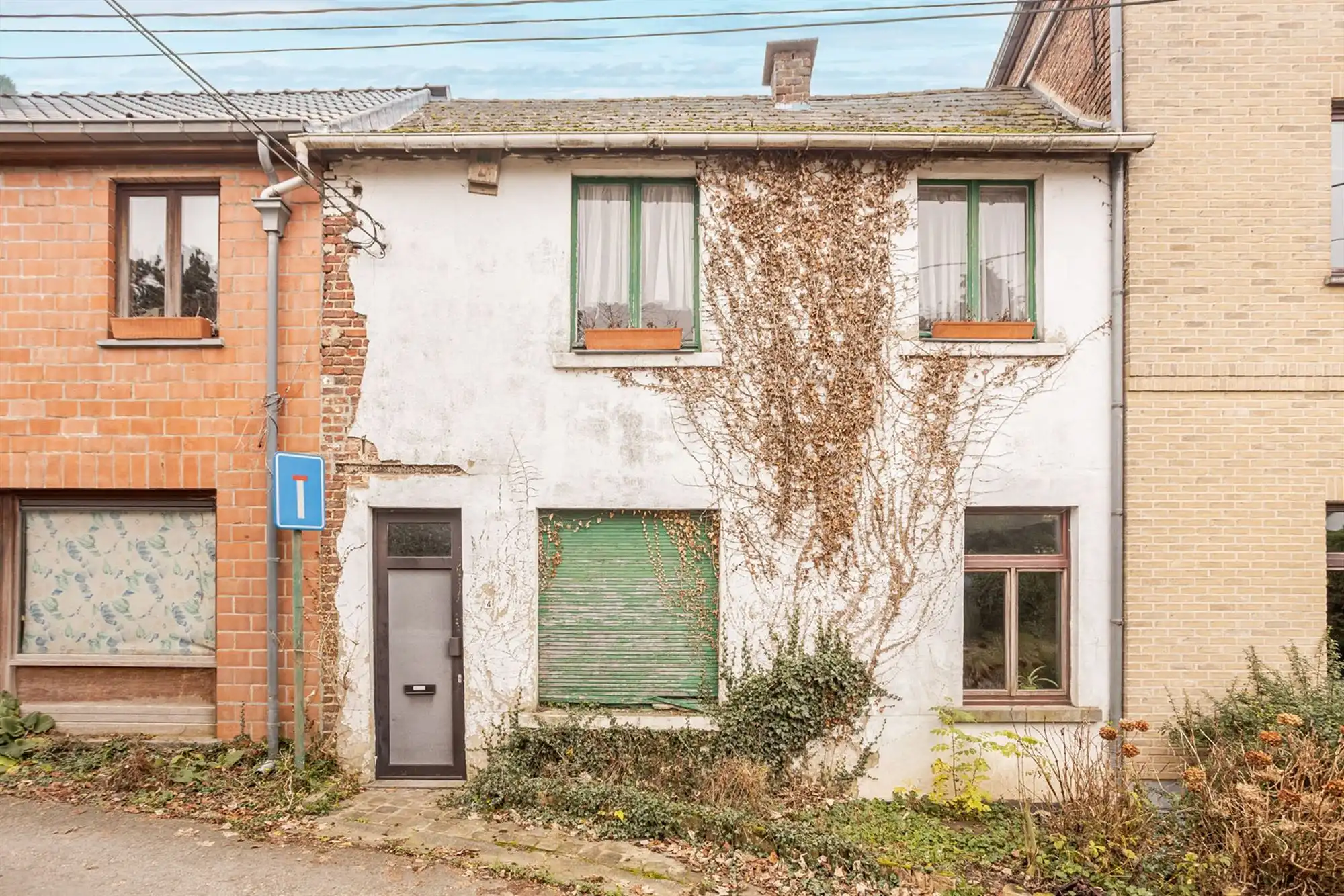 Hoofdfoto van de publicatie: Volledig te renoveren woning met tal van mogelijkheden