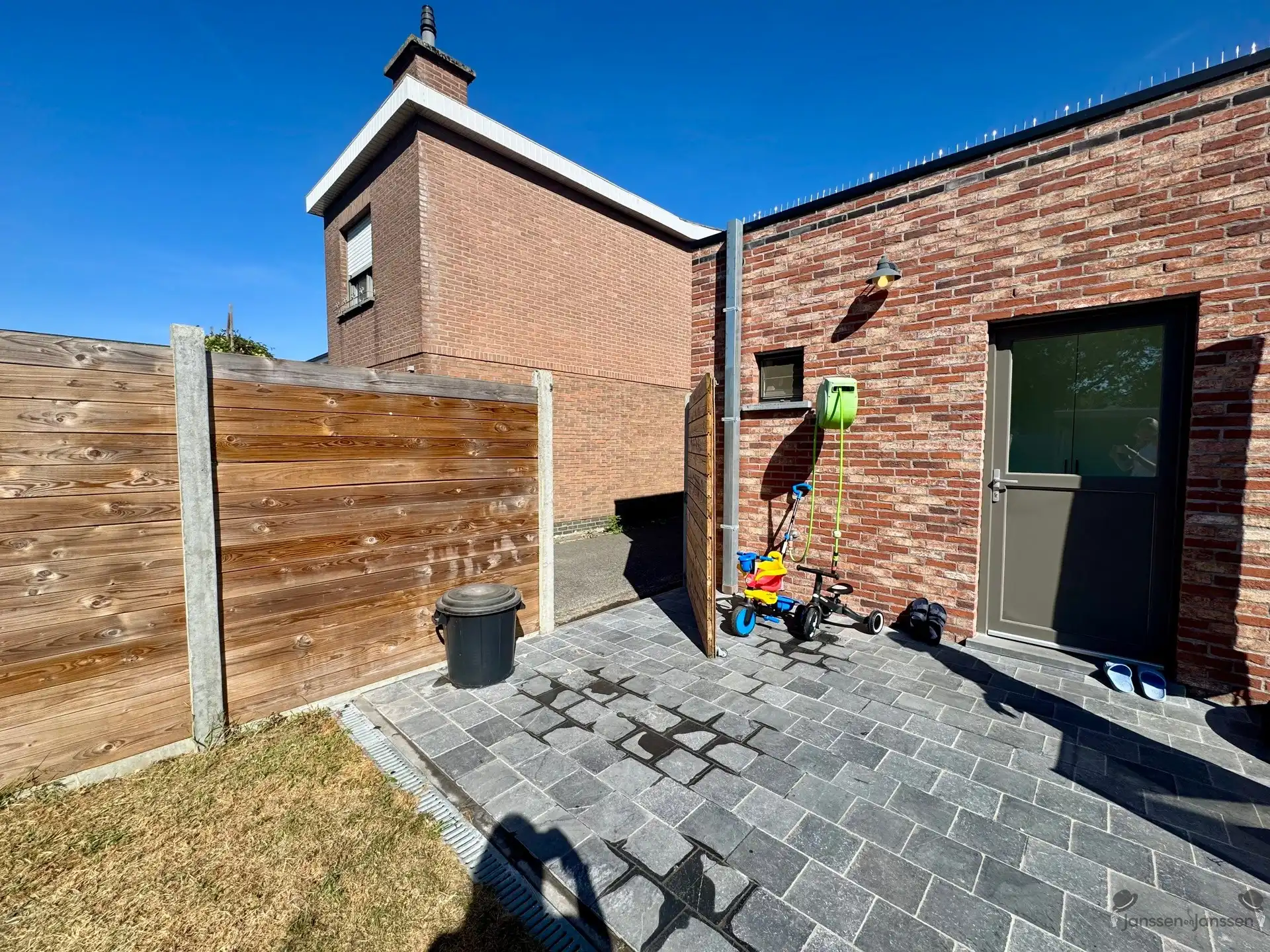 Toffe gezinswoning met ruime tuin foto 14