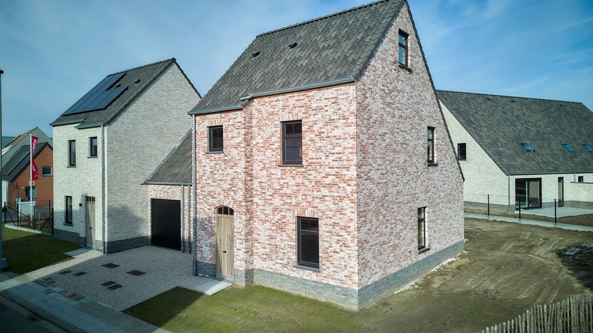 Ruime energiezuinige halfopen bebouwing met garage foto 6