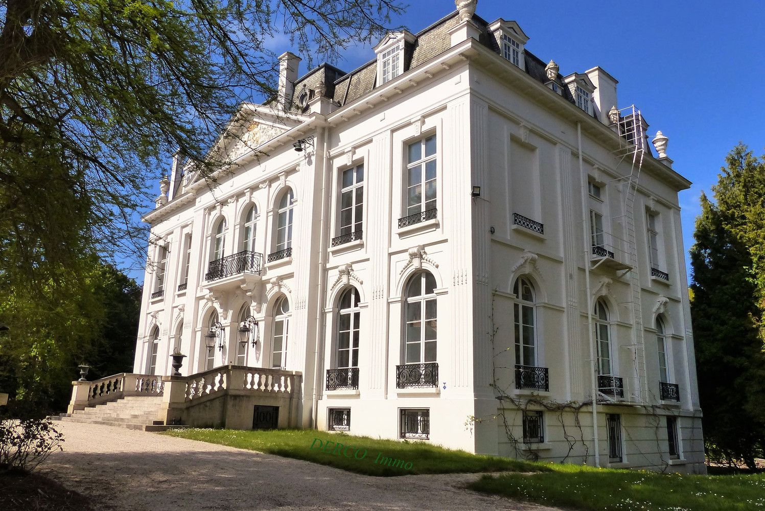 prachtig KASTEEL in voormalig voorouderlijk domein Belgische Koninklijke Familie foto 5