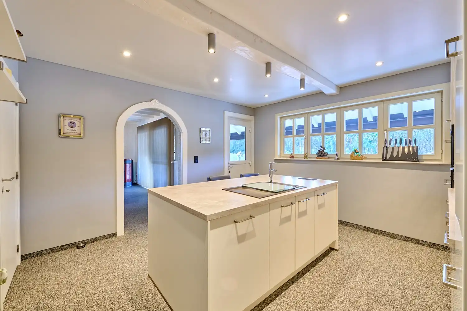 Goed onderhouden woning op ruim perceel in een bosrijke omgeving te Beringen. foto 8