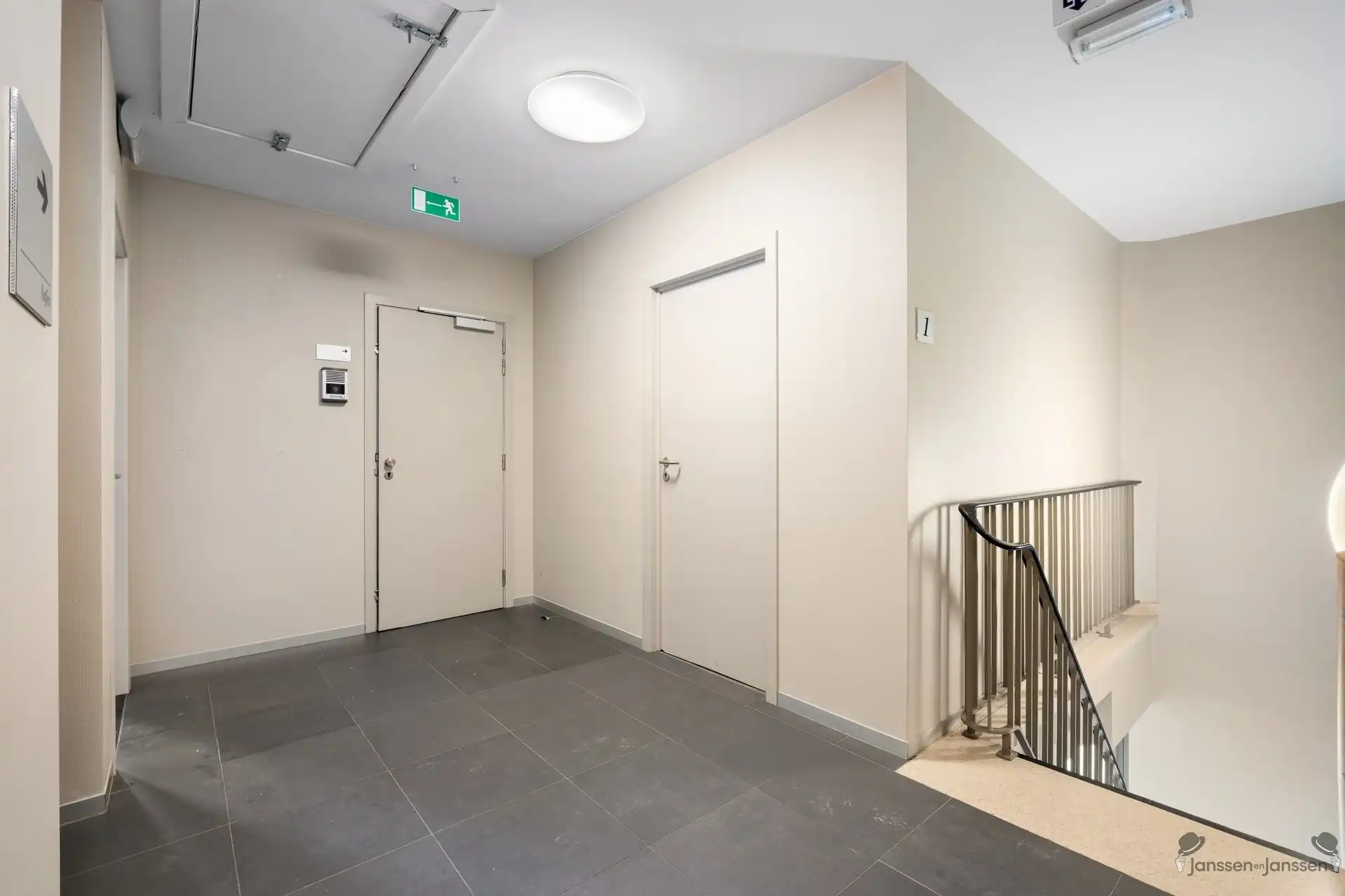 gebouw voor gemengd gebruik foto 18