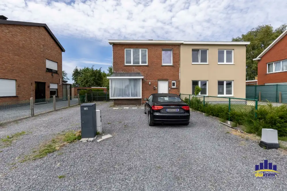 Ruime halfopen bebouwing met grote tuin in Lochristi opp. 688m² foto 2