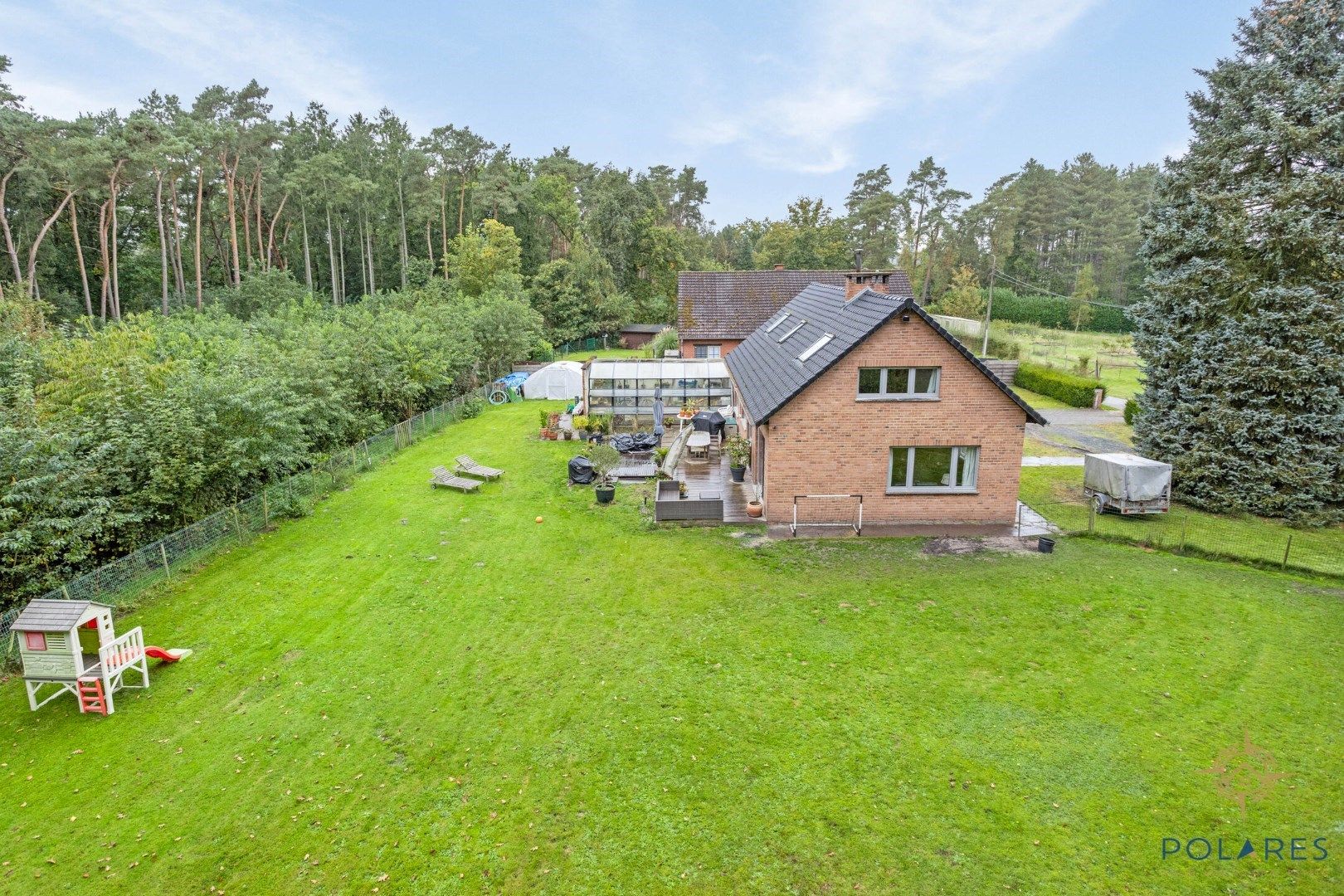 Volledig gerenoveerde woning met 4 slaapkamers!  foto 2