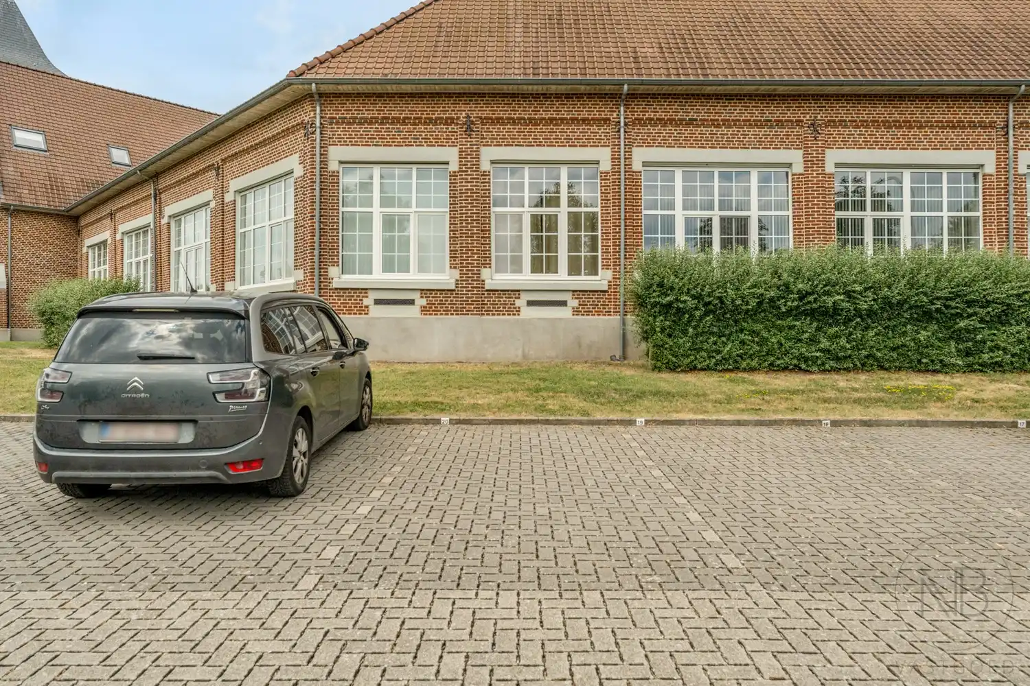 Stijlvol appartement te koop in het Sint-Janspark, Genk foto 28