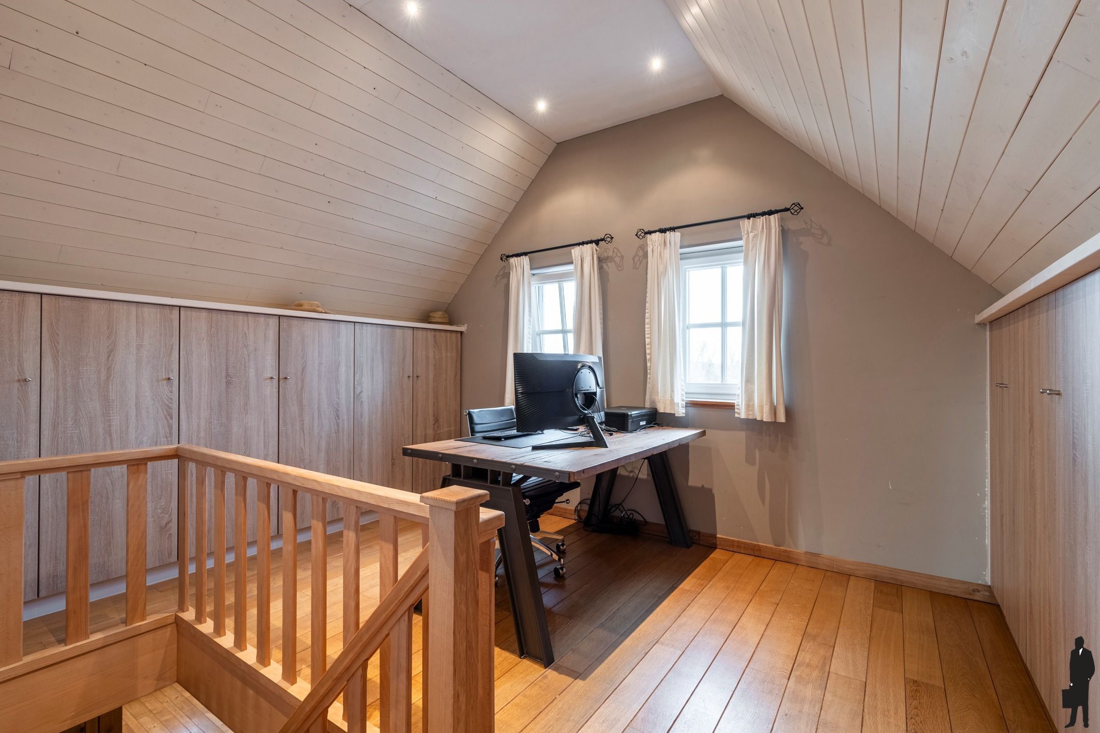 Villa met 4 tot 5 slaapkamers, weiland en paardenstallen (2) foto 26