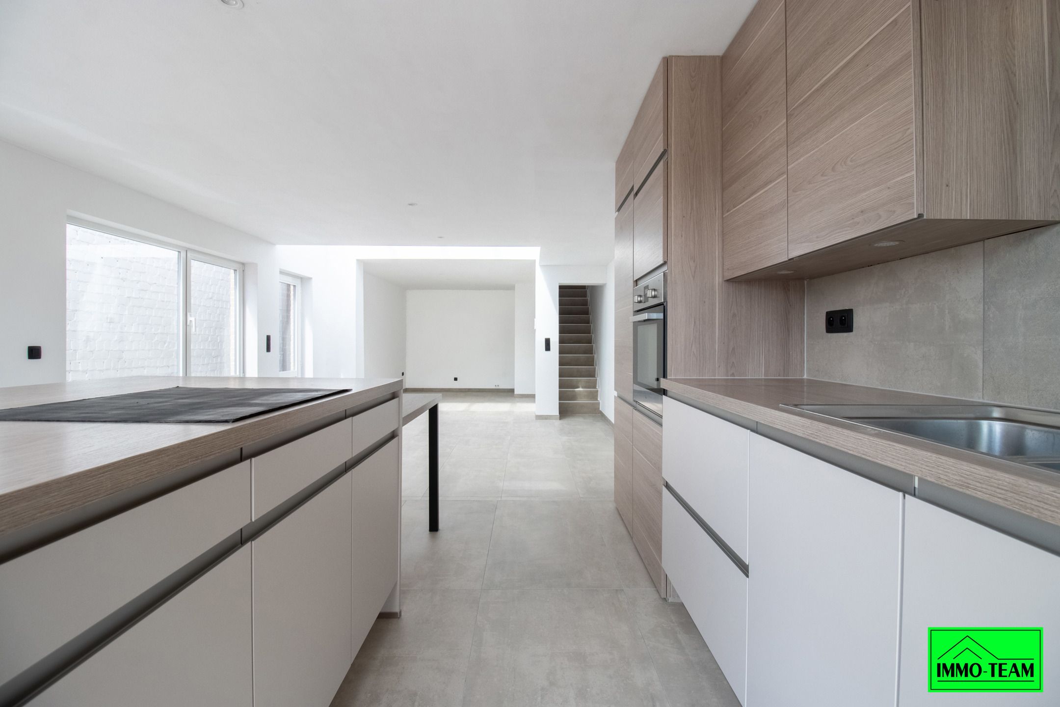 Volledig gerenoveerde woning met 3 slaapkamers nabij centrum foto 4