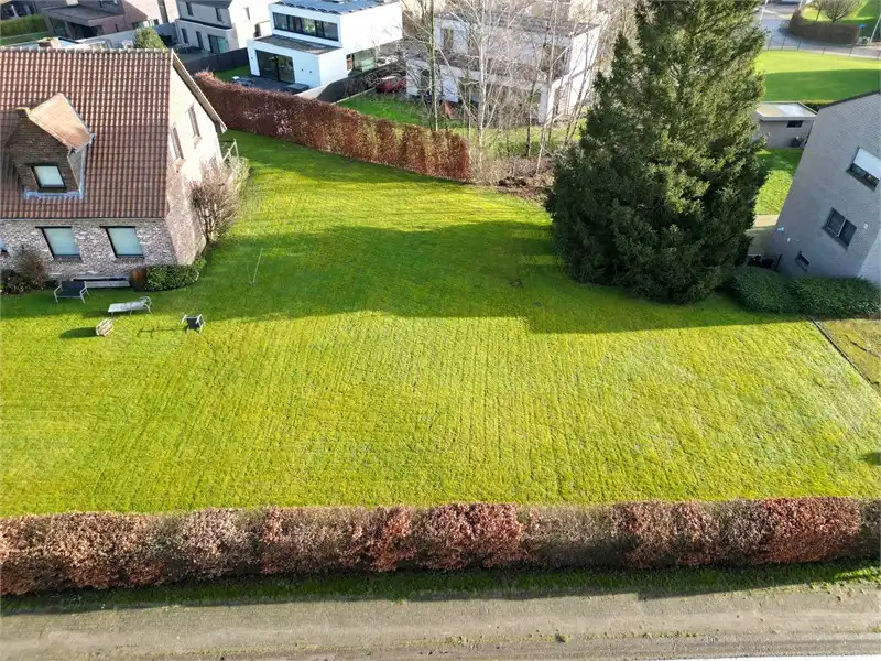 GOED GELEGEN BOUWGROND GESCHIKT VOOR OPEN BEBOUWING IN HEERS foto 5