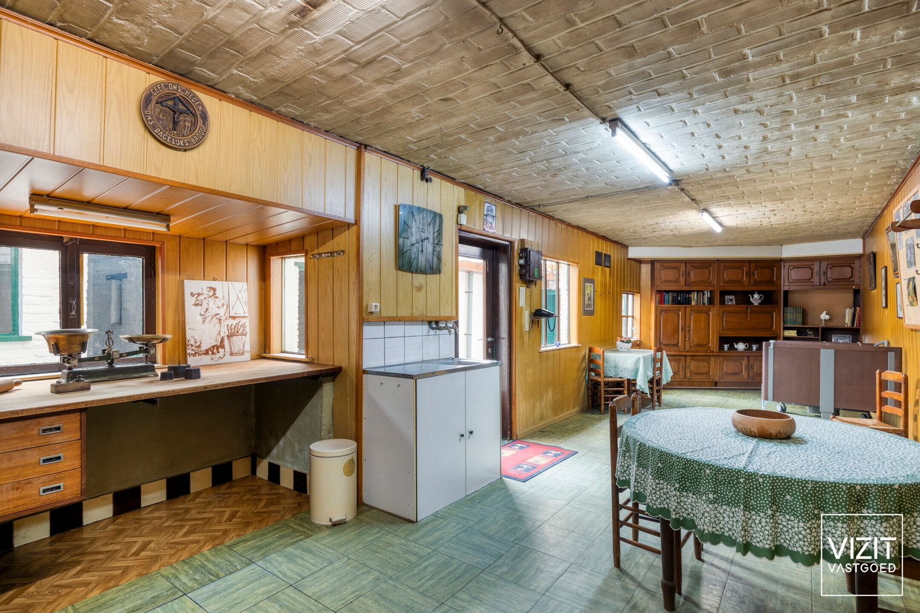 Ruim te renoveren woonhuis met bijgebouwen foto 11