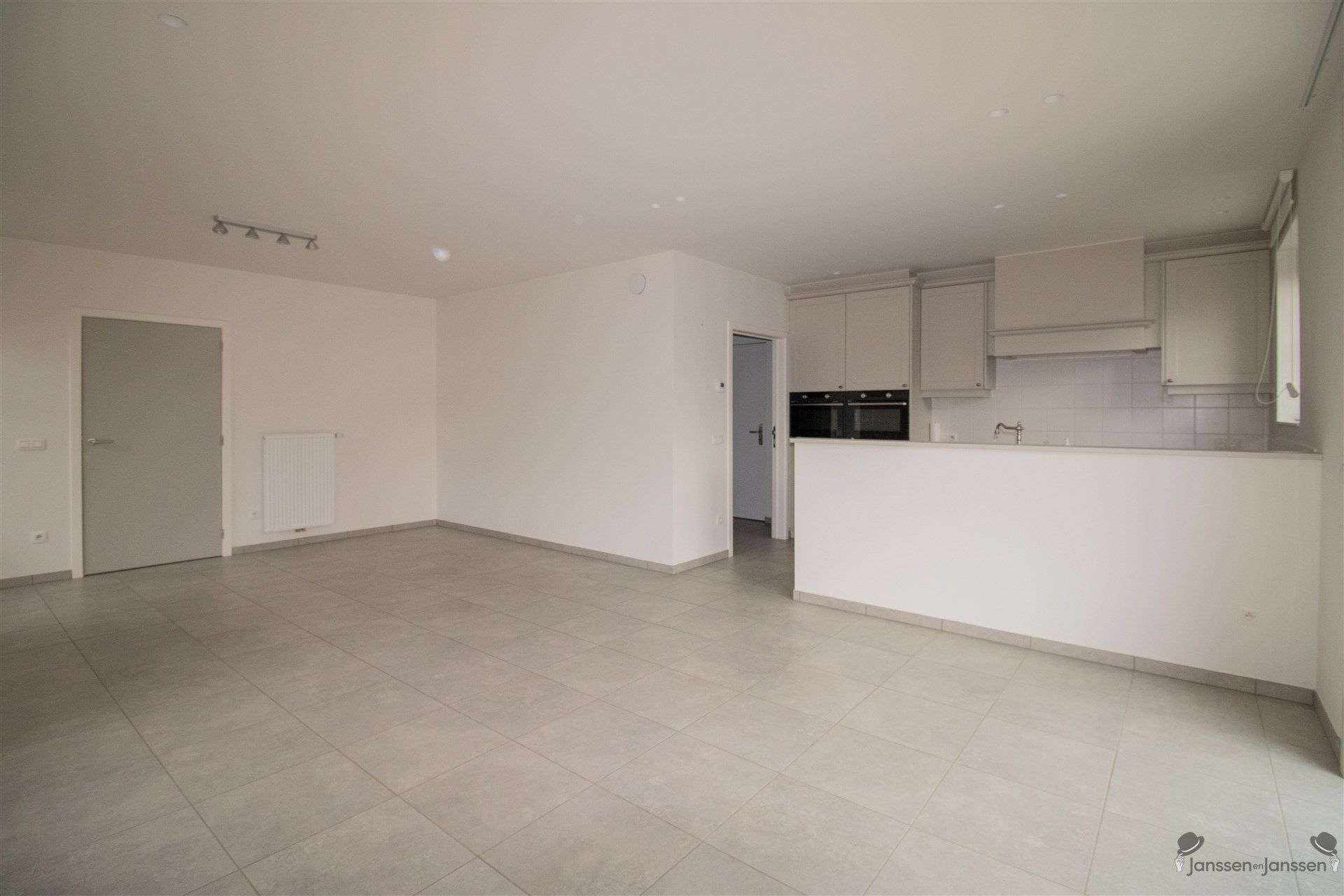 Rustig gelegen recente woning met min. 4 slaapkamers op 470 m².  foto 8