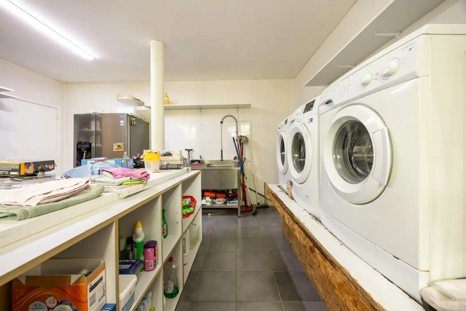 Zeer ruime woning (8 slpk + 8 badkamers) op een perceel van ca. 1.522 m² te Wijnegem/grens Schilde foto 22