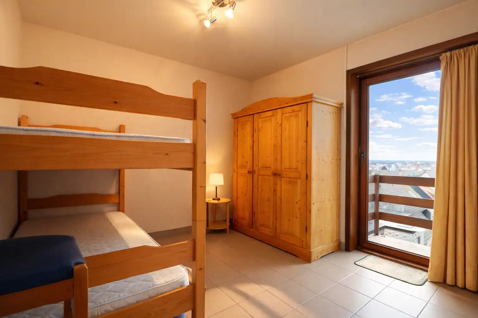 Goed onderhouden 2-slaapkamerappartement aan de Jachthaven van Blankenberge.  foto 7