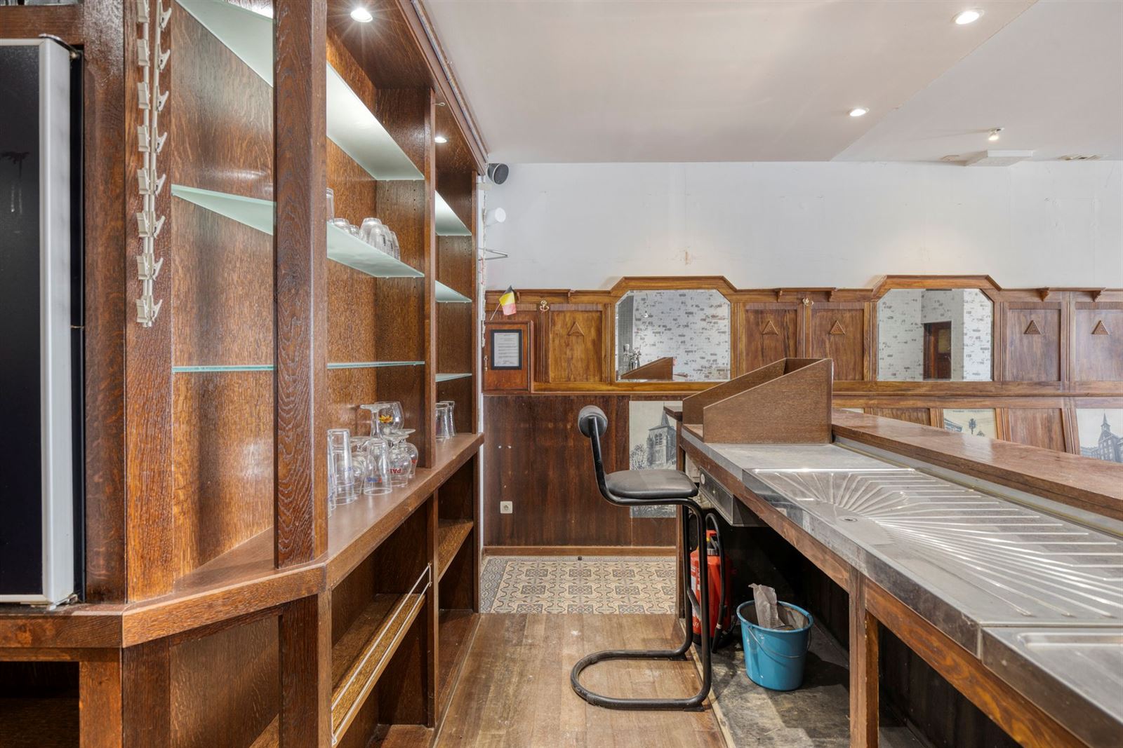 Instapklare horecazaak met tal van mogelijkheden op een centrale locatie! foto 8