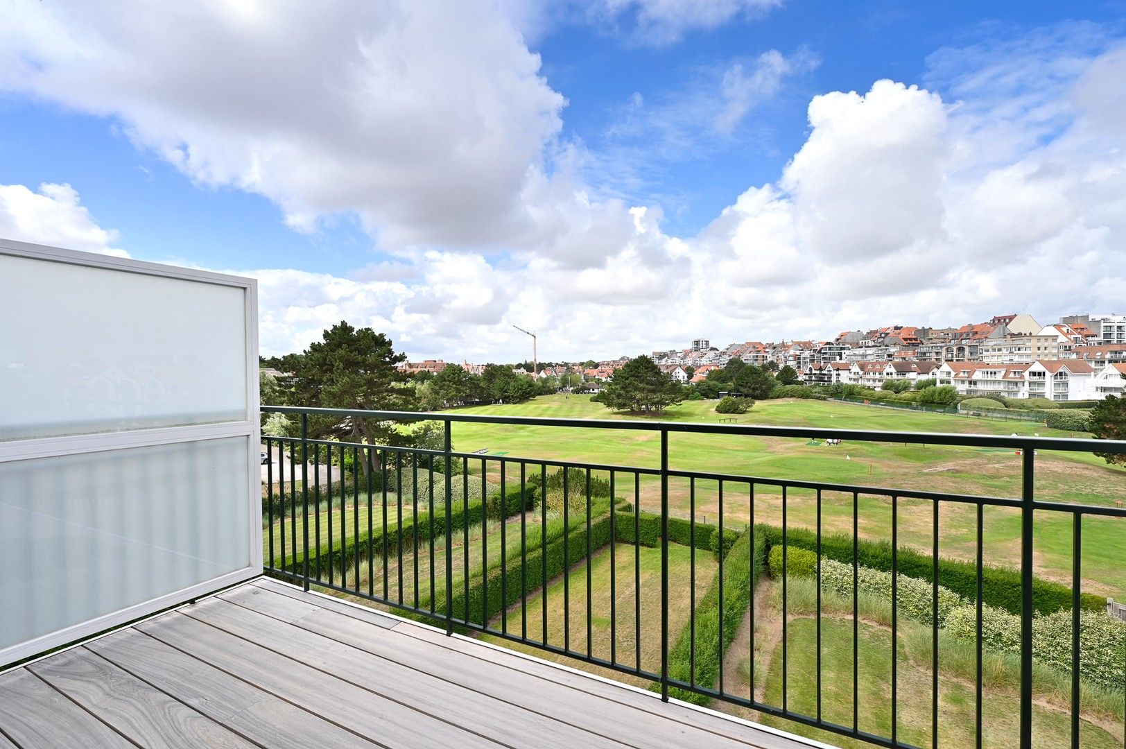 Uitzonderlijk hoekappartement van 188m² met open zicht op de Approach Golf in hartje Zoute. foto 11