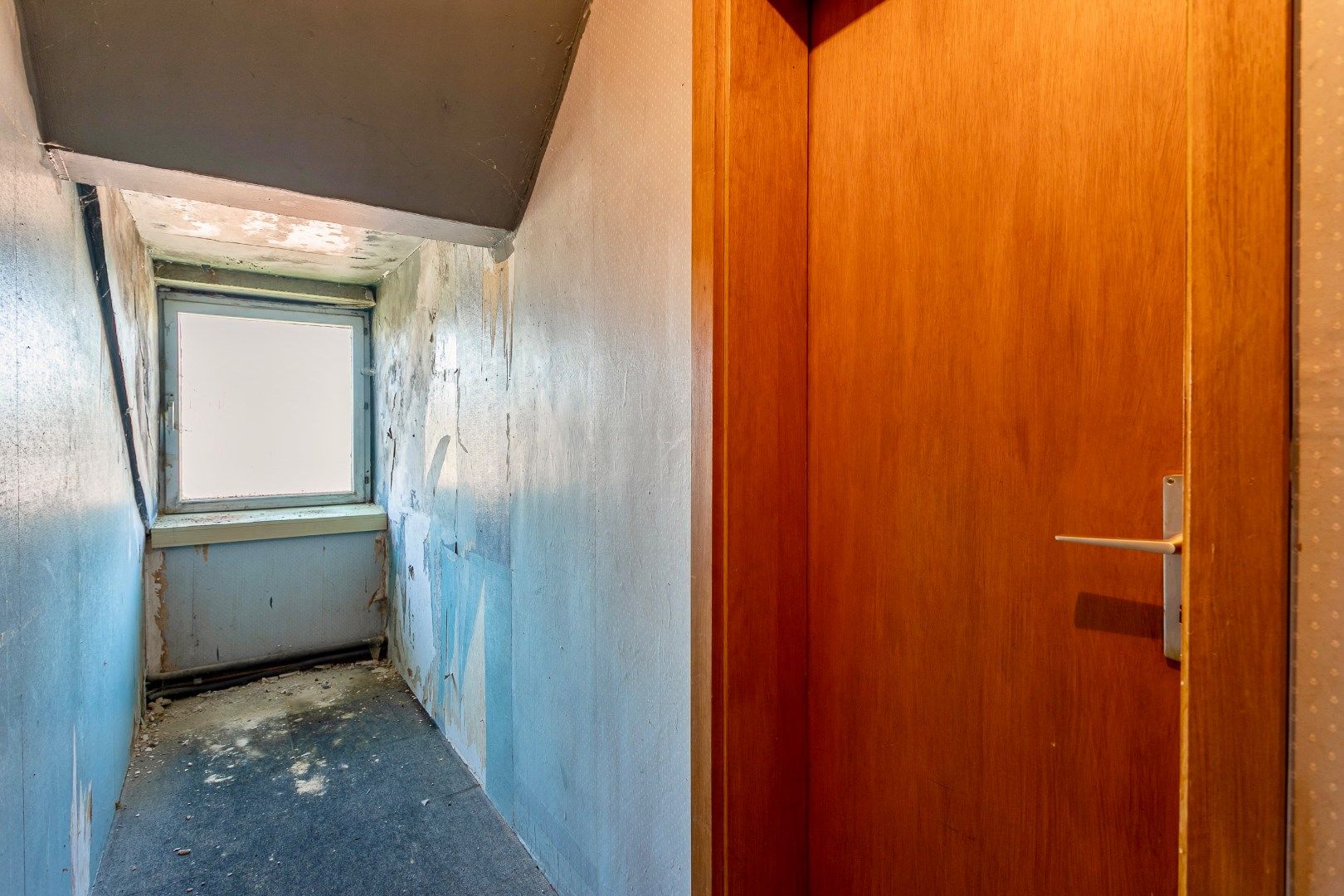 Te renoveren woning met omliggende gronden  foto 16