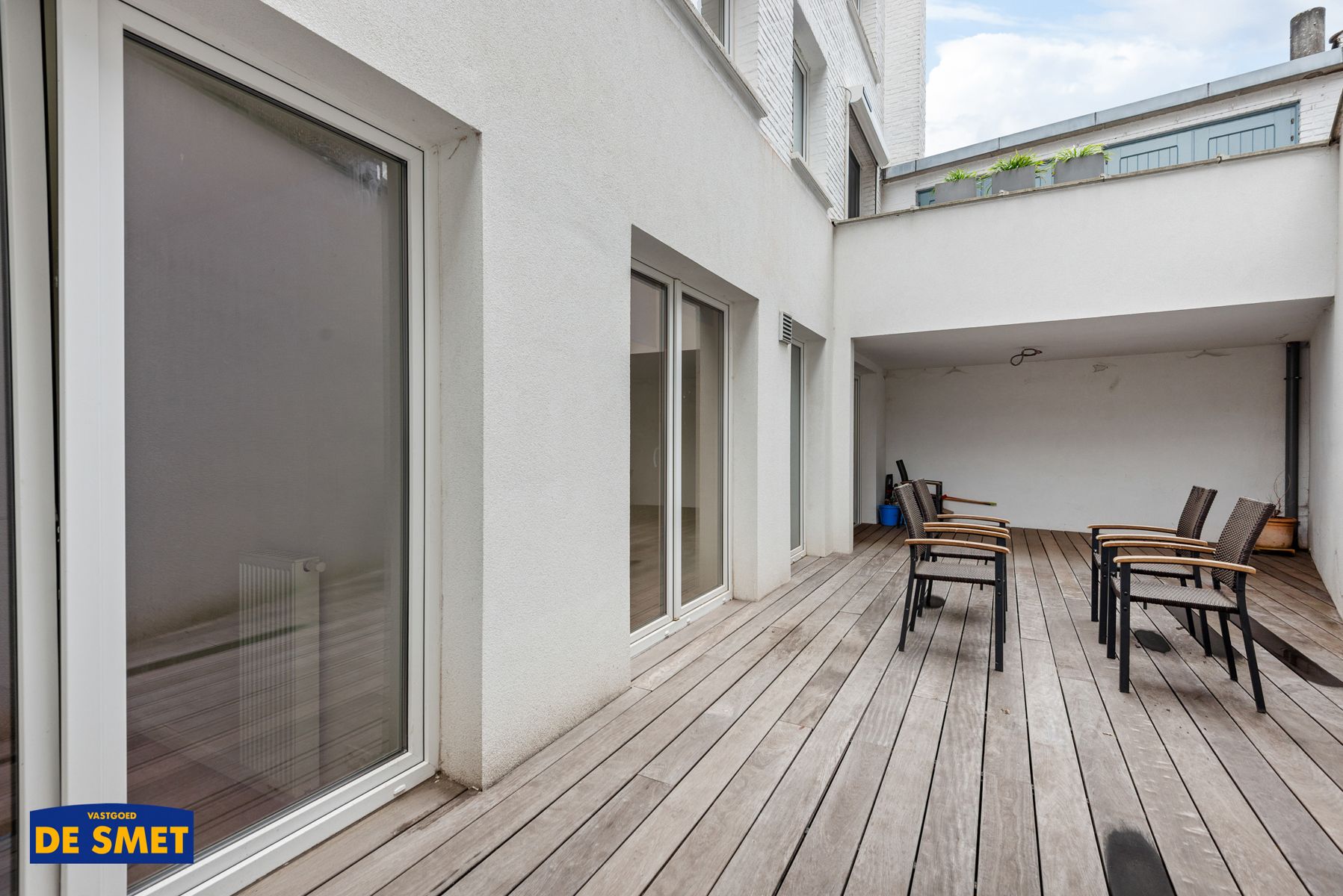 Recent vernieuwd appartement met lift en ruim terras  foto 3