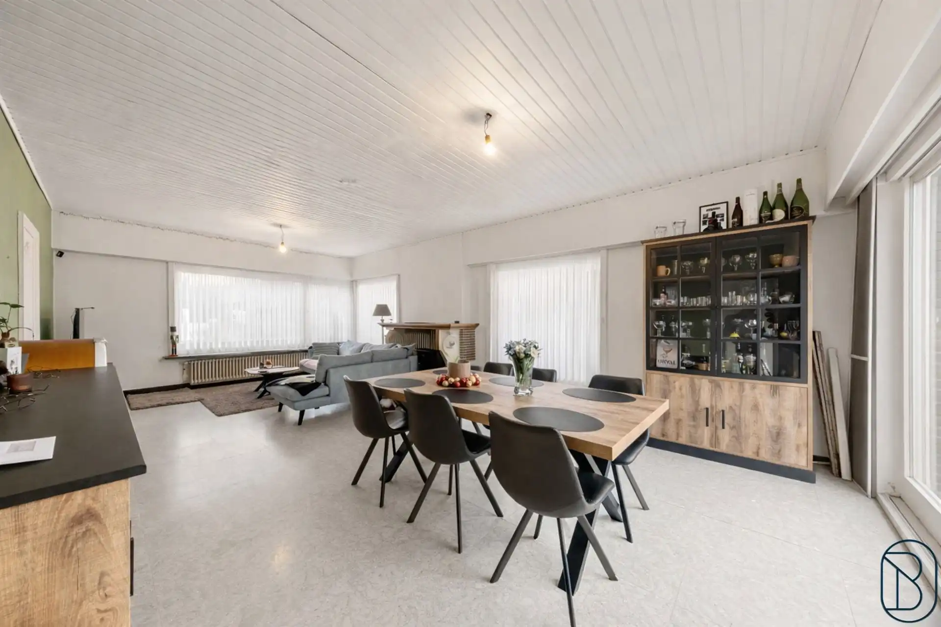 Ruime bungalow met tuin en garage op topligging. foto 7