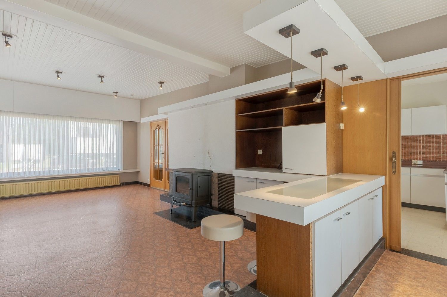Te renoveren woning  – rust en groen uitzicht gegarandeerd foto 12
