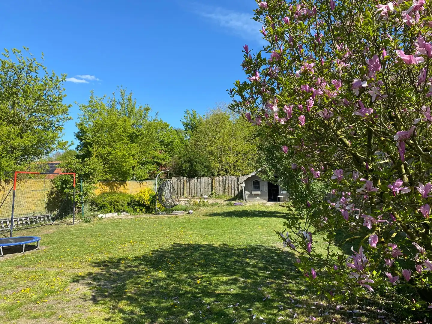 Charmante woning met grote tuin en garage op leuke locatie foto 13