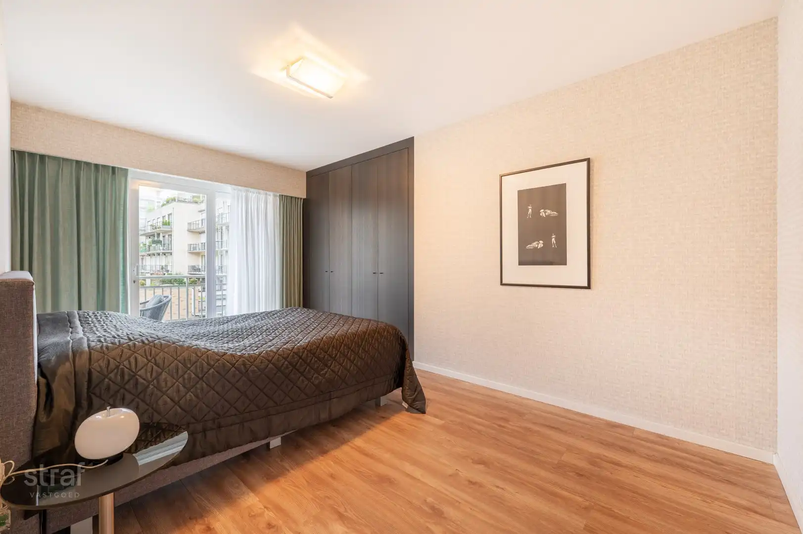 Smaakvol gerenoveerd doorloopappartement met 3 slaapkamers foto 8