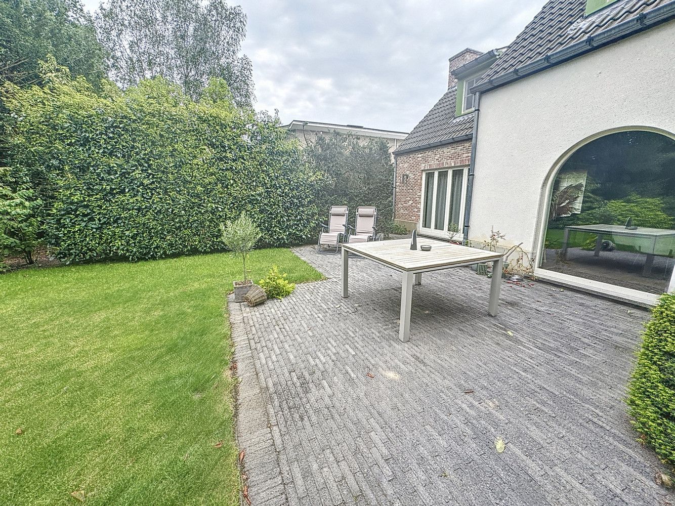 Ruime en gezellige woning met prachtige tuin foto 31