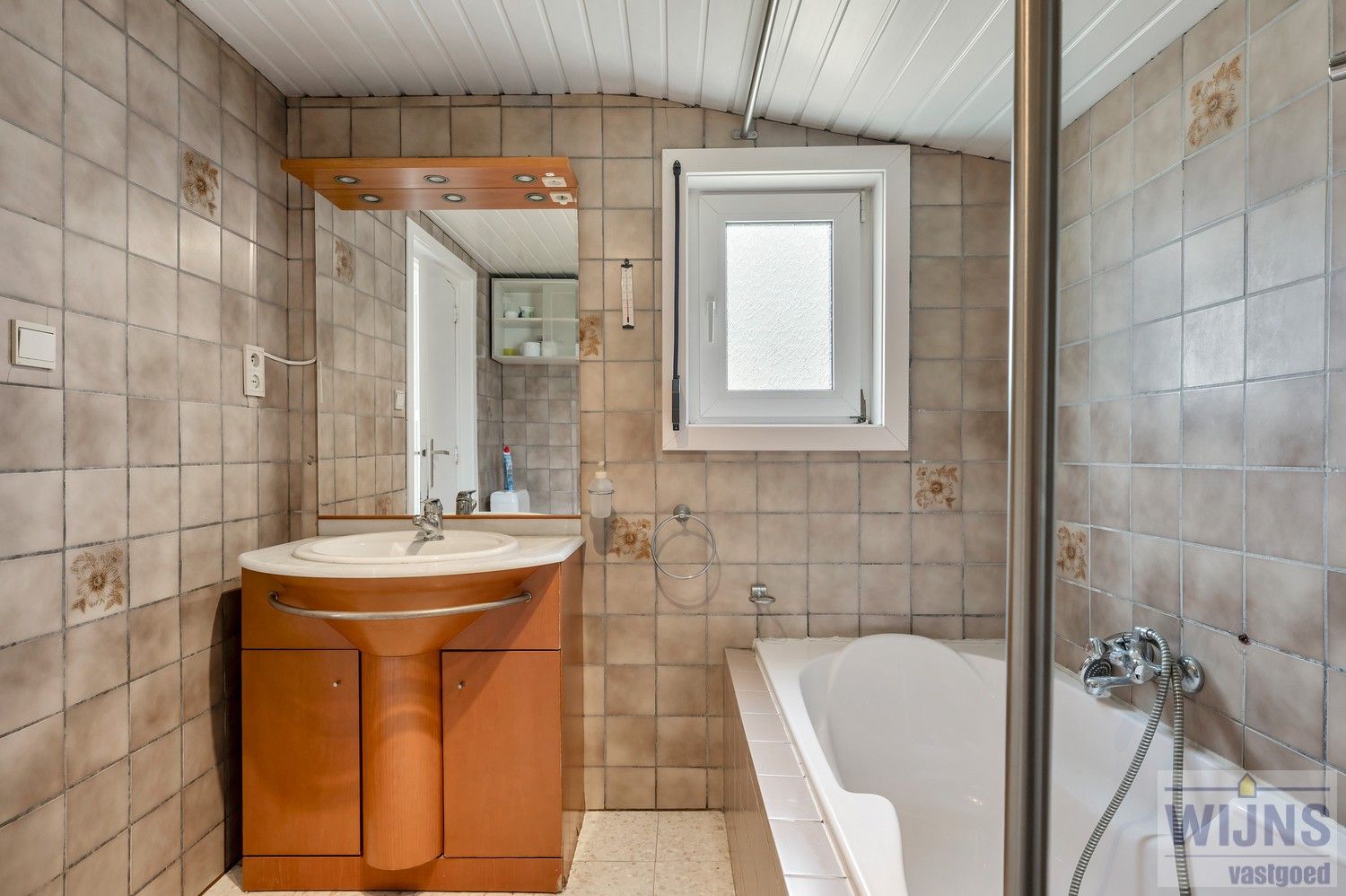 Mooi onderhouden woning met 2 slpkm foto 13