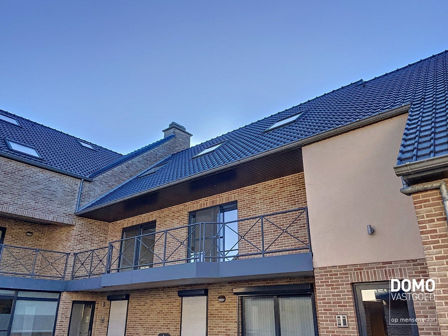 Mooi Duplex Appartement met gemeenschappelijke tuin te Schulen foto {{pictureIndex}}