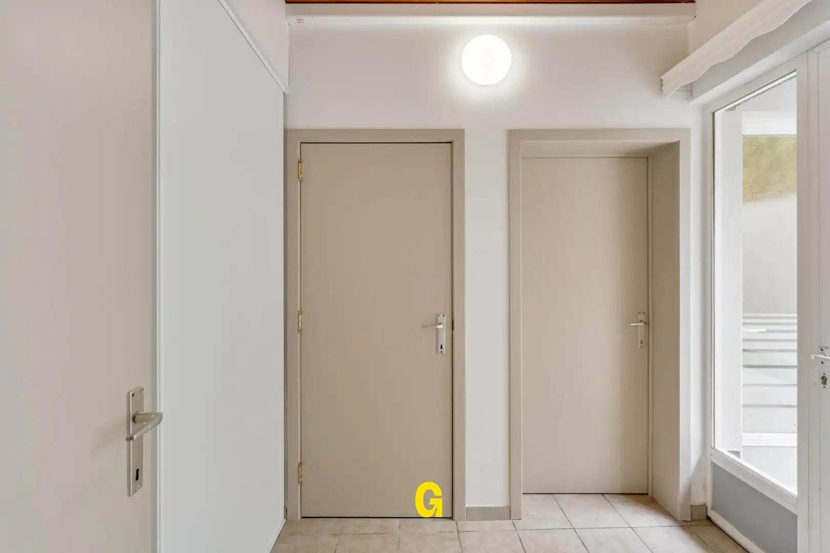 Degelijk gerenoveerde woning met 3 slaapkamers en leuk stadstuintje op 2a10ca, vlak bij het centrum foto 9