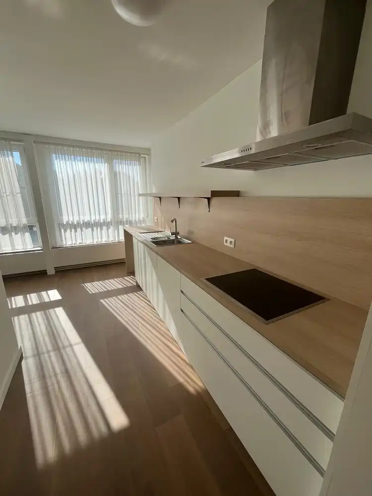 Modern appartement te huur op centrale locatie in Sint-Truiden! foto 3