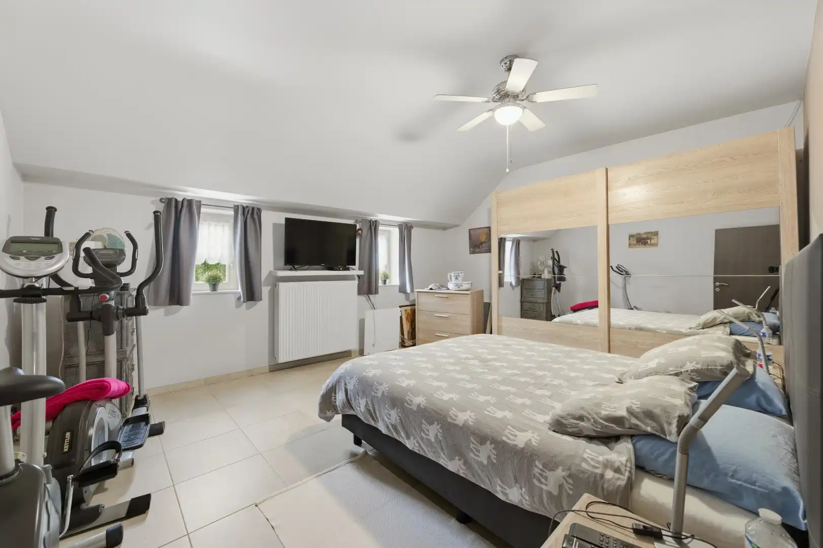 Zeer goed gelegen open bebouwing met 2 zeer ruime slaapkamers, garage en aangelegde tuin met terras foto 14