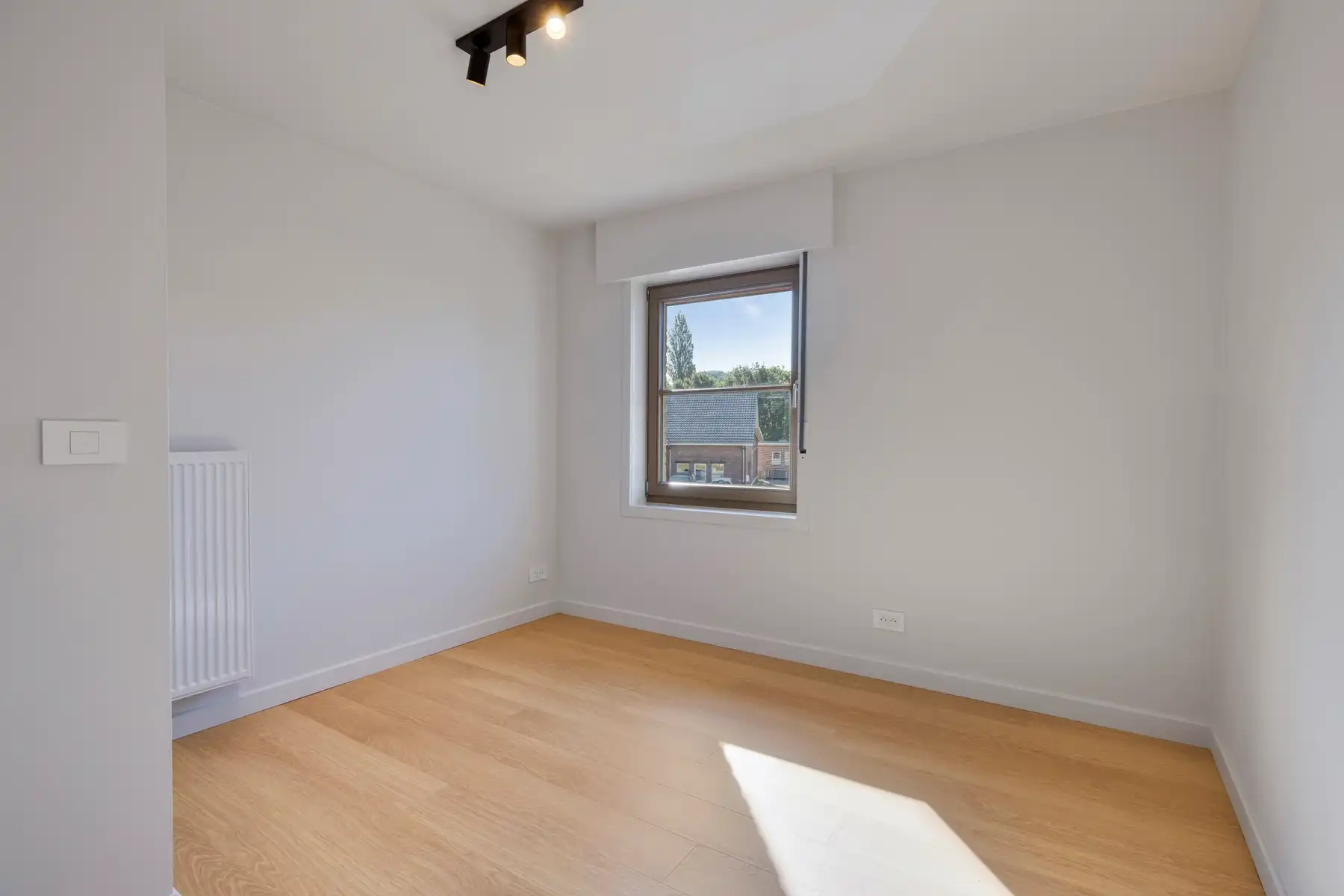 Gerenoveerde woning met 3 slaapkamers foto 13