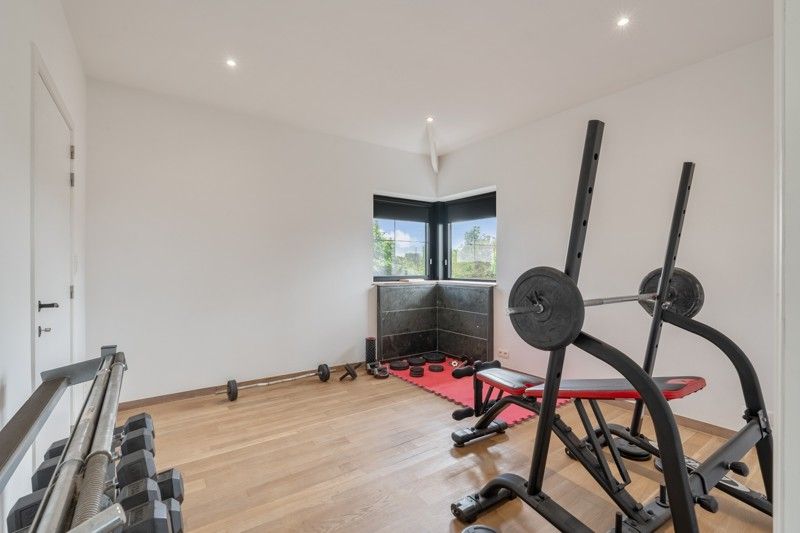 Zeer ruim en stijlvol penthouse met tuin en garage foto 20