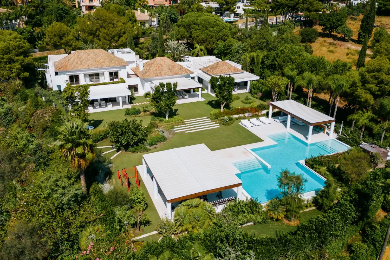Top notch villa te Sierra Blanca, Marbella Golden Mile foto {{pictureIndex}}