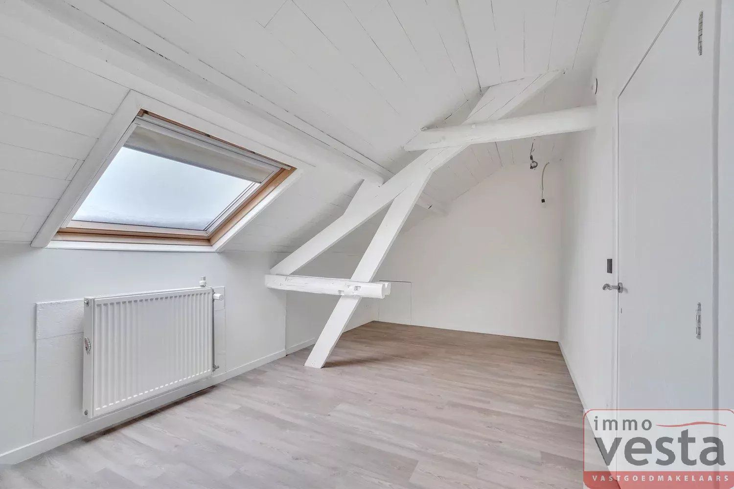Ruime, gerenoveerde woning op een goede locatie foto 19