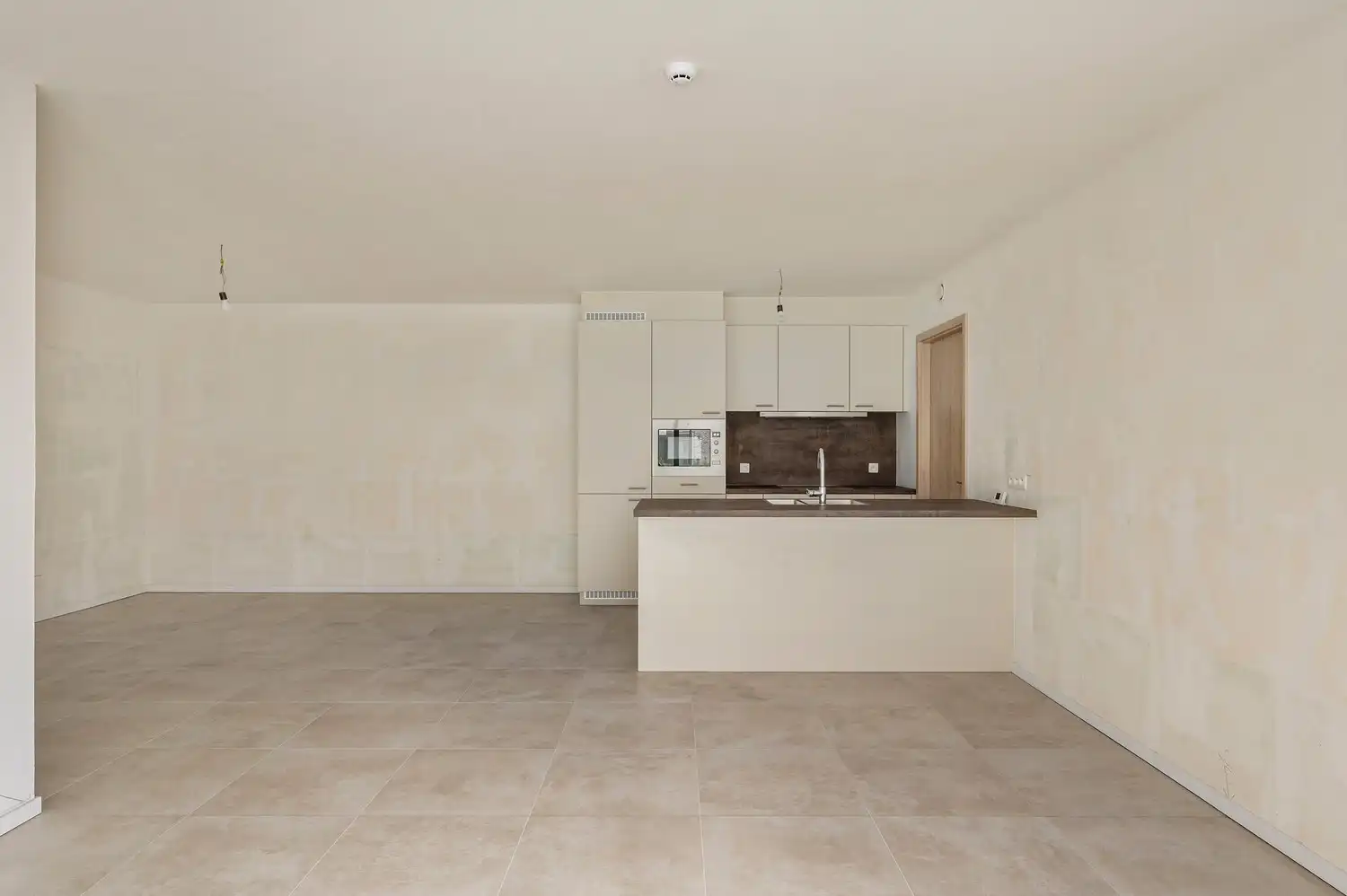 PRACHTIG 3 SLAAPKAMER APPARTEMENT MET ONDERGRONDSE AUTO-STAANPLAATS EN AANPALENDE BERGING foto 5