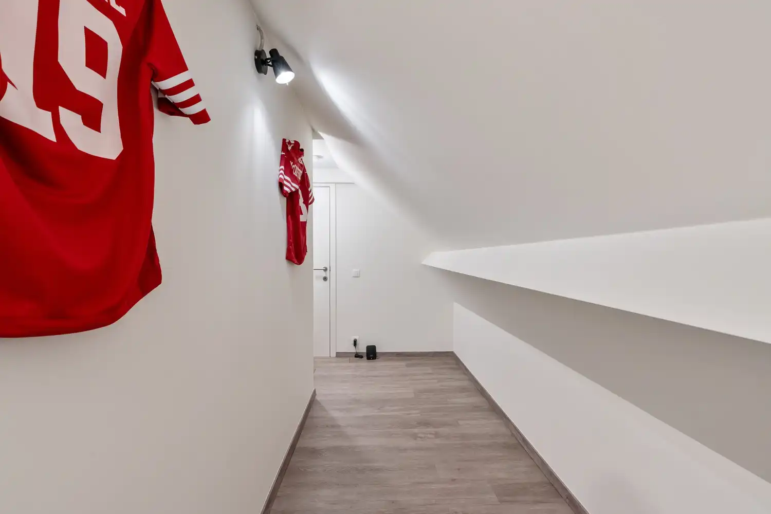 Gerenoveerd handelspand met appartement op gunstige locatie! foto 14