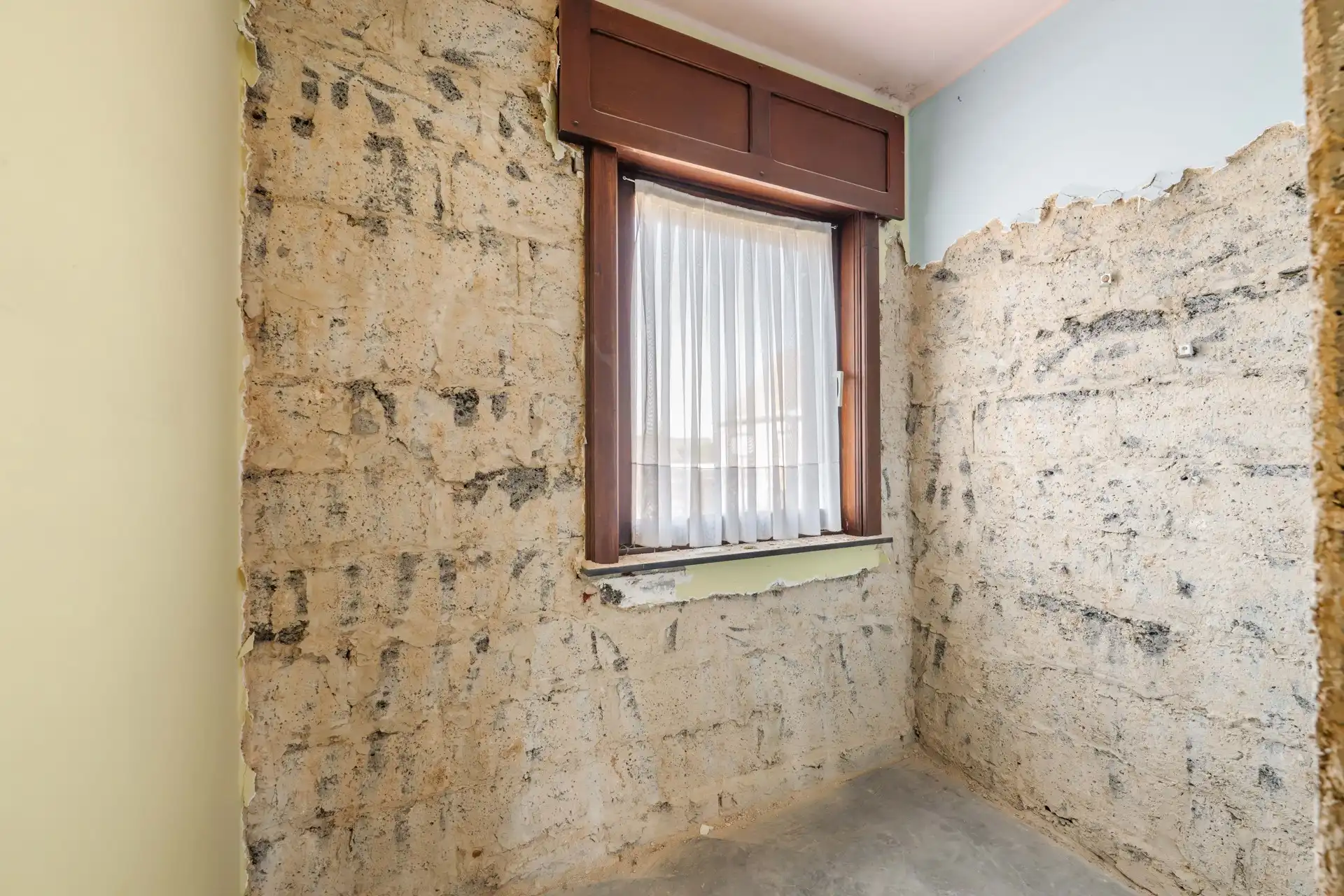 Kloeke woning met 3 slaapkamers en tuin/ bouwgrond TE KOOP in Meulebeke! foto 12